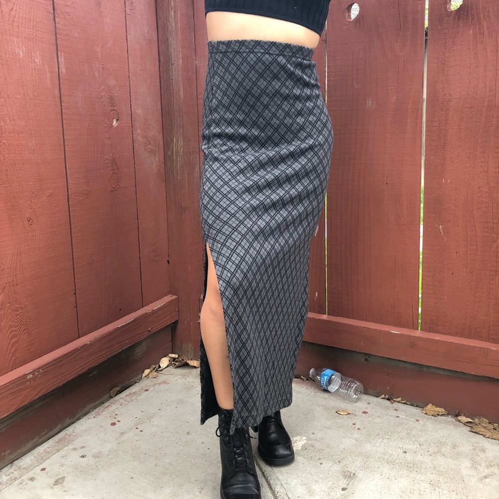 Vintage high waisted plaid 90’s skirt
